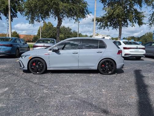 2022 Volkswagen Golf GTI SE