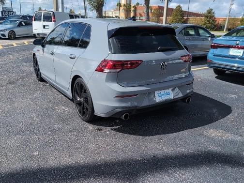 2022 Volkswagen Golf GTI SE