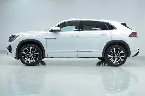 2025 Volkswagen Atlas Cross Sport 2.0T SEL Premium R-Line