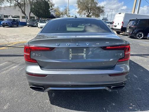 2019 Volvo S60 R-Design