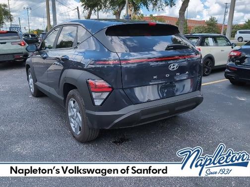 2024 Hyundai KONA SE