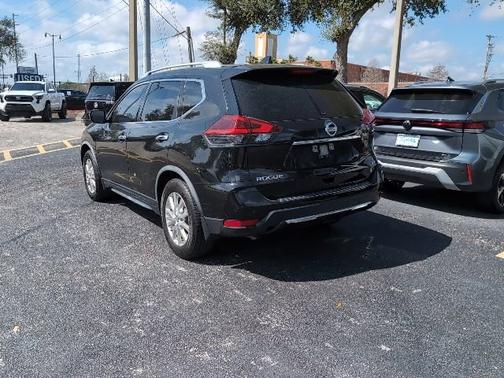 2020 Nissan Rogue SV