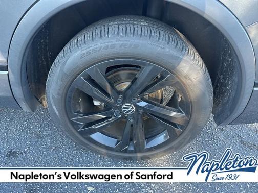 2023 Volkswagen Tiguan SE R-Line Black