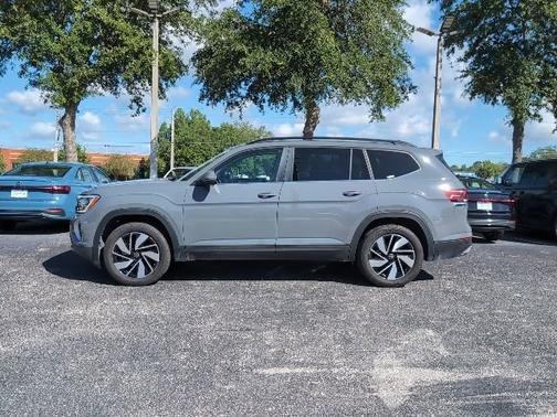 Pure Gray 2025 Volkswagen Atlas 2.0T SE w/Technology