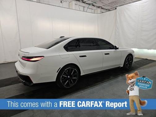 Alpine White 2023 BMW 760 760i xDrive