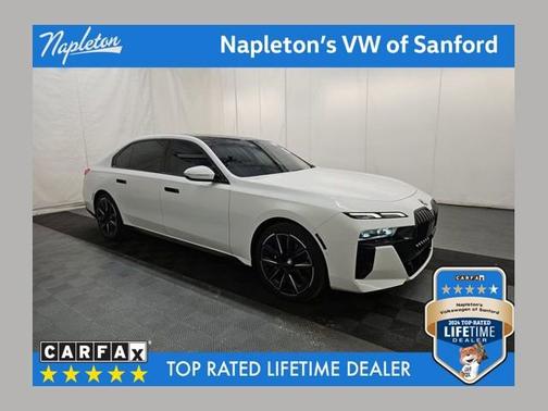 Alpine White 2023 BMW 760 760i xDrive