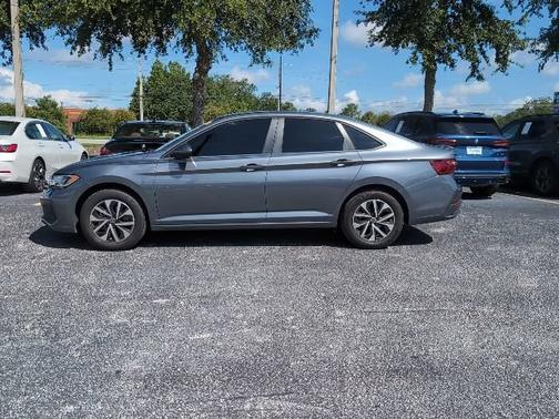 Platinum Gray Metallic 2024 Volkswagen Jetta S