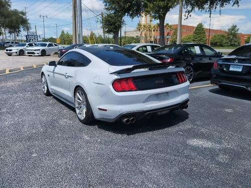 Oxford White 2019 Ford Mustang GT