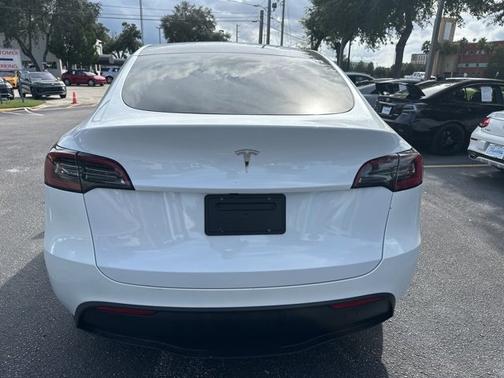 2024 Tesla Model Y Standard Range