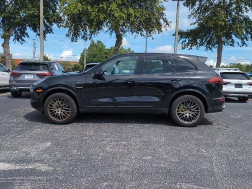 2018 Porsche Cayenne E-Hybrid S