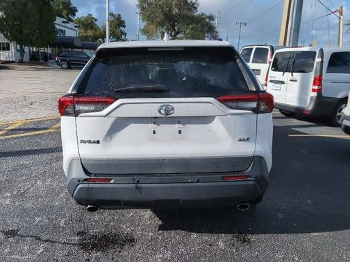 2020 Toyota RAV4 XLE Premium