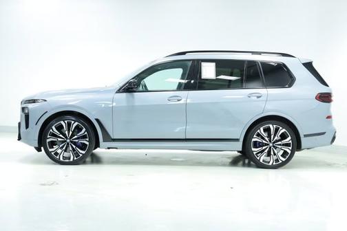 Brooklyn Grey Metallic 2024 BMW X7 M60i