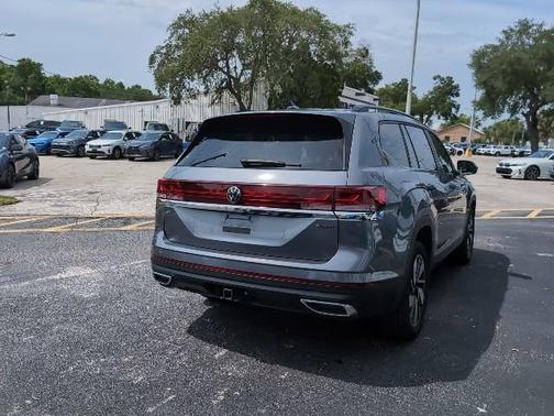 Gray 2024 Volkswagen Atlas 2.0T SE w/Technology