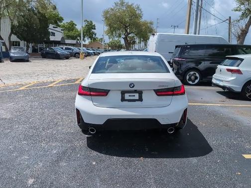 Alpine White 2025 BMW 330 330i
