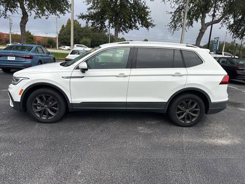 2022 Volkswagen Tiguan SE