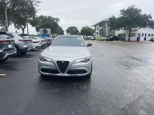 2020 Alfa Romeo Giulia Base