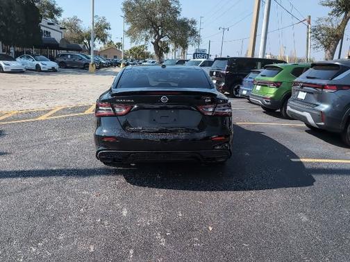 2021 Nissan Maxima SR