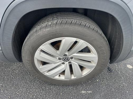 2022 Volkswagen Atlas Cross Sport 2.0T SE w/Technology