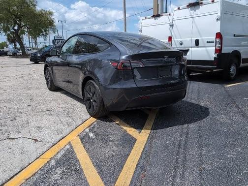 Stealth Gray 2025 Tesla Model Y Long Range
