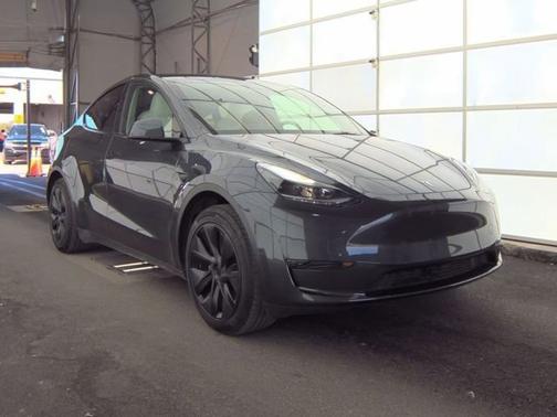 2025 Tesla Model Y Long Range
