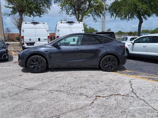 Stealth Gray 2025 Tesla Model Y Long Range