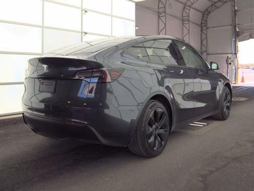 2025 Tesla Model Y Long Range