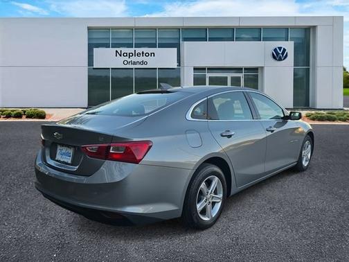 Sterling Gray Metallic 2024 Chevrolet Malibu 1LT