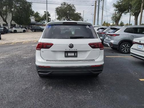 2022 Volkswagen Tiguan SE