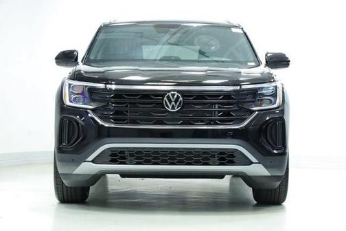 Black 2026 Volkswagen Atlas Cross Sport 2.0T SE w/Technology