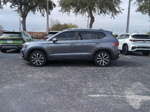 2022 Volkswagen Taos SE