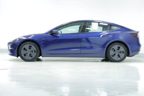 Blue 2022 Tesla Model 3 Long Range