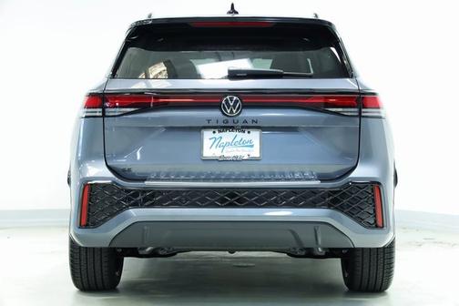 2025 Volkswagen Tiguan SE R-Line Black