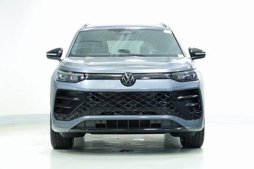 2025 Volkswagen Tiguan SE R-Line Black