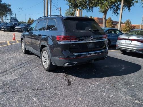 2022 Volkswagen Atlas 3.6L V6 SE w/Technology