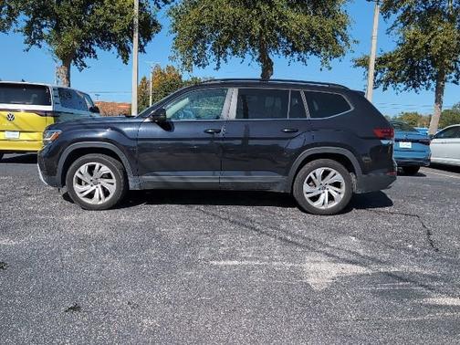 2022 Volkswagen Atlas 3.6L V6 SE w/Technology