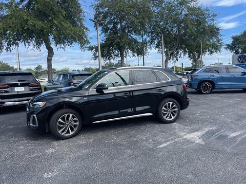 2024 Audi Q5 S line Premium Plus