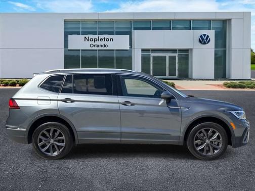 Gray 2022 Volkswagen Tiguan SE