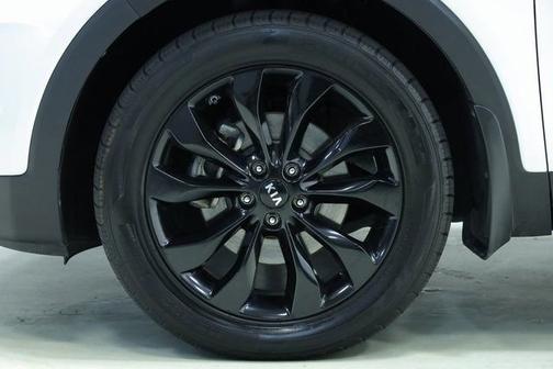 2019 Kia Sorento S V6