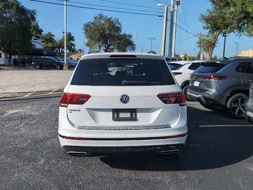 2021 Volkswagen Tiguan 2.0T SE R-Line Black
