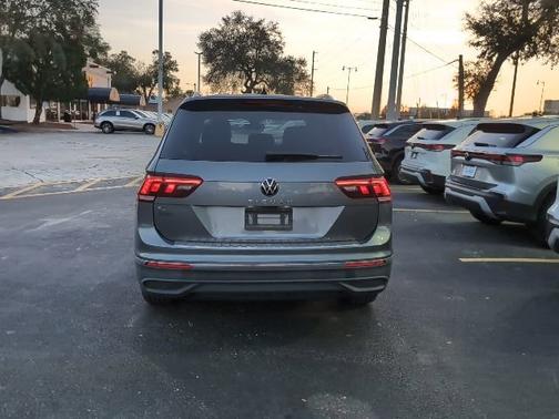 2022 Volkswagen Tiguan SE