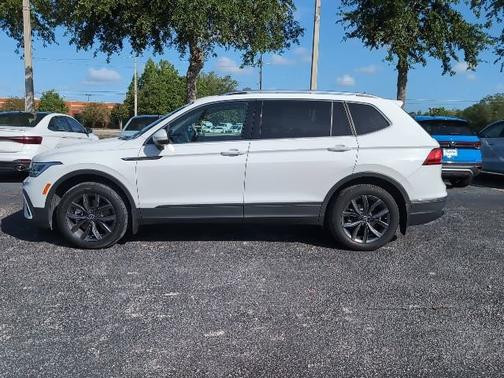 White 2022 Volkswagen Tiguan SE