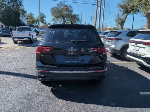 2022 Volkswagen Tiguan SE