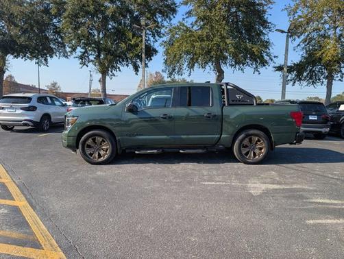 2024 Nissan Titan SV