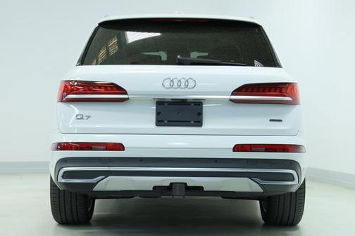 2022 Audi Q7 Premium Plus