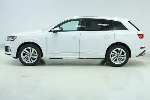 2022 Audi Q7 Premium Plus