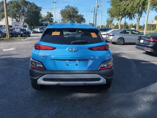 2022 Hyundai KONA SEL