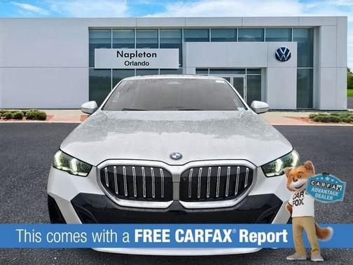 Mineral White Metallic 2024 BMW 530 530i