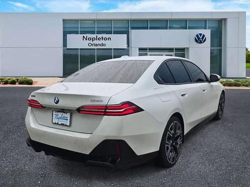 Mineral White Metallic 2024 BMW 530 530i