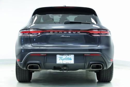 2022 Porsche Macan Base