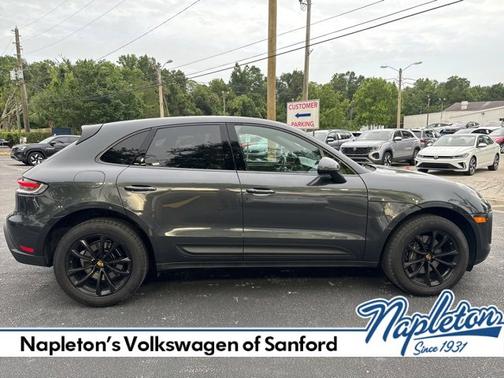 2022 Porsche Macan Base